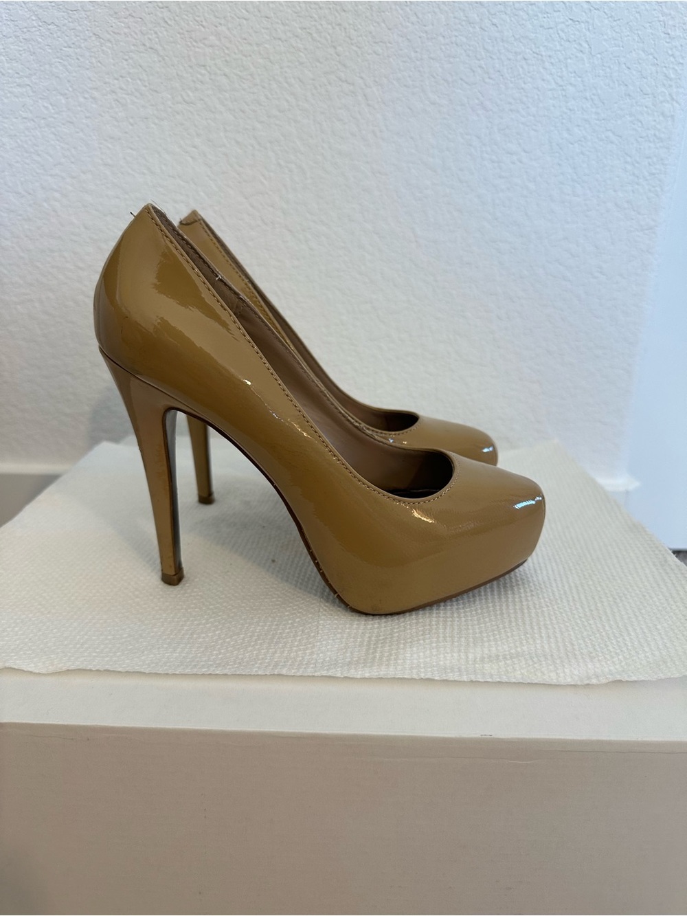 Classic Patent Platform Pump in Camel